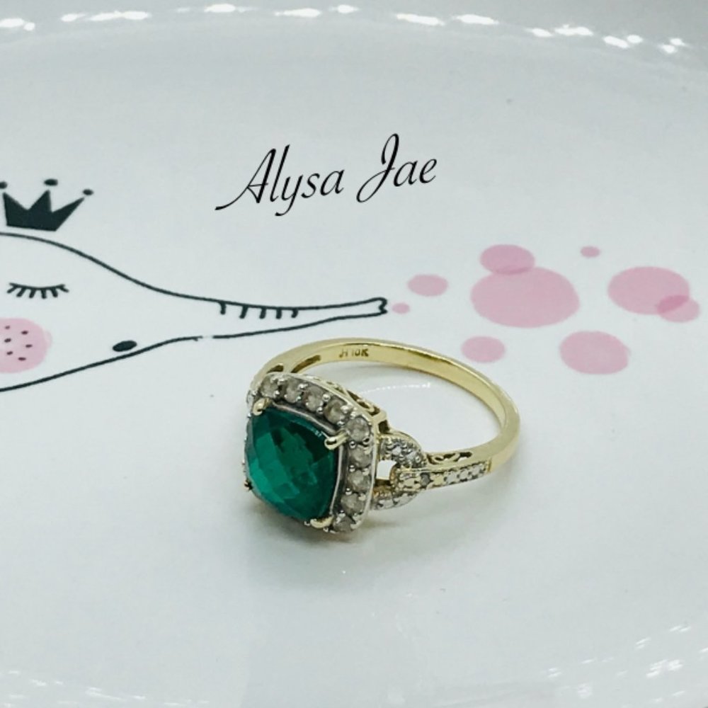 Emerald, White Topaz & Diamond Filigree Ring, 7